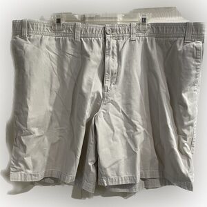 Eddie Bauer Mens XXL khaki shorts. Great condition!